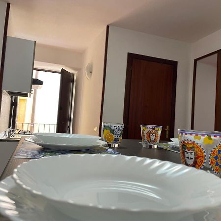 Dm House Apartment ปาแลร์โม ภายนอก รูปภาพ