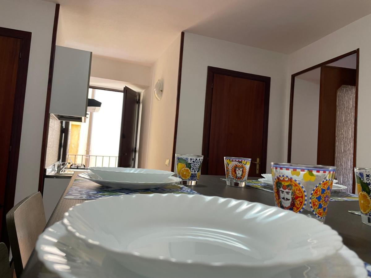 Dm House Apartment ปาแลร์โม ภายนอก รูปภาพ